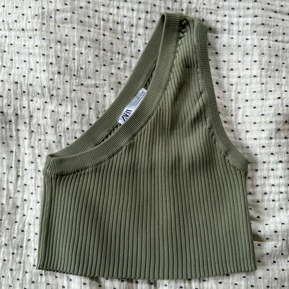 *SOLD* Crop one-shoulder knit top - Picture 1 of 4